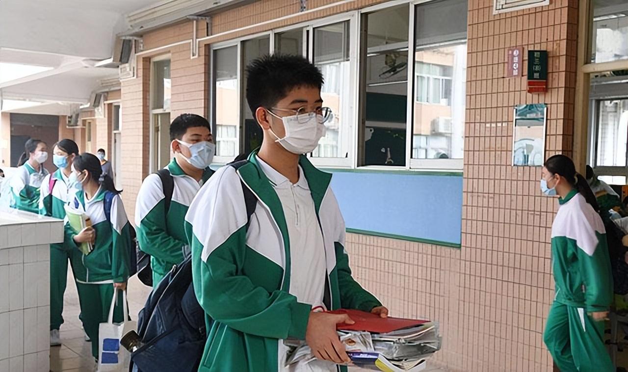 最新暴雨通知，科技智能守護安全，生活無憂預(yù)警通知