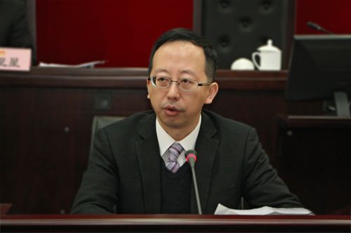 松江區(qū)長(zhǎng)引領(lǐng)科技革新，打造未來(lái)生活新篇章啟航