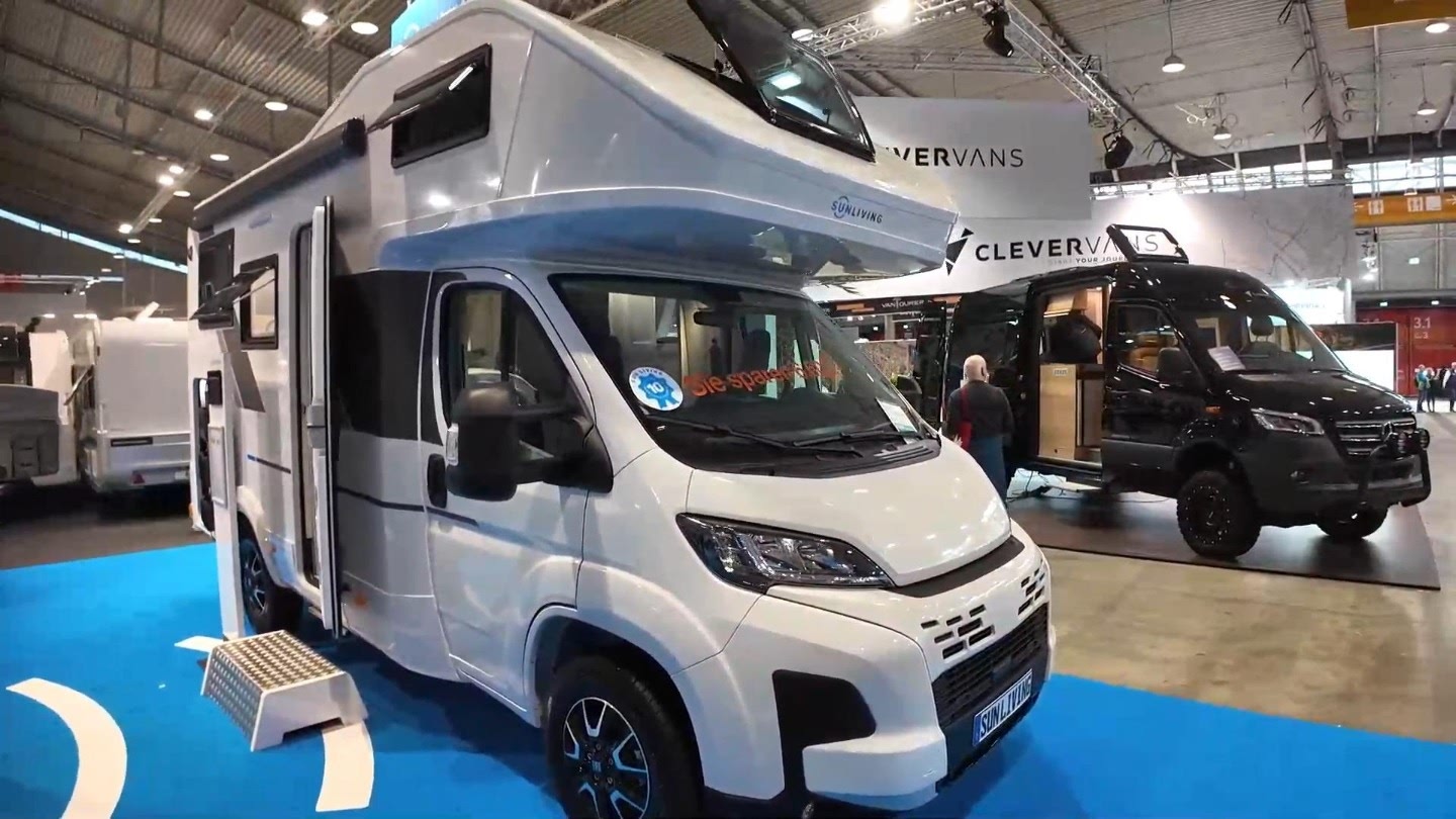 探索小巷中的驚喜，揭秘最新款房車發(fā)布，帶你領(lǐng)略未來生活新體驗(yàn)