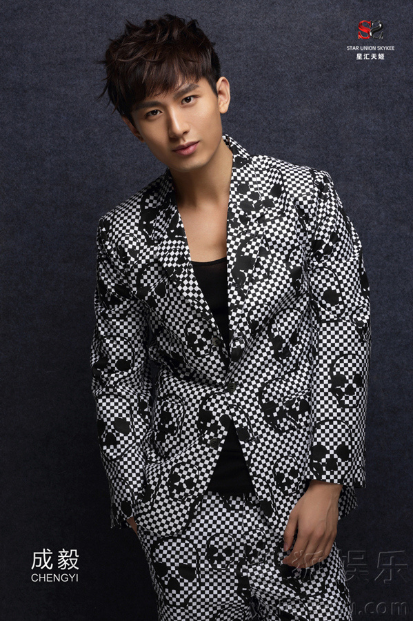 成毅最新劇透揭秘，小巷深處的獨(dú)特風(fēng)情